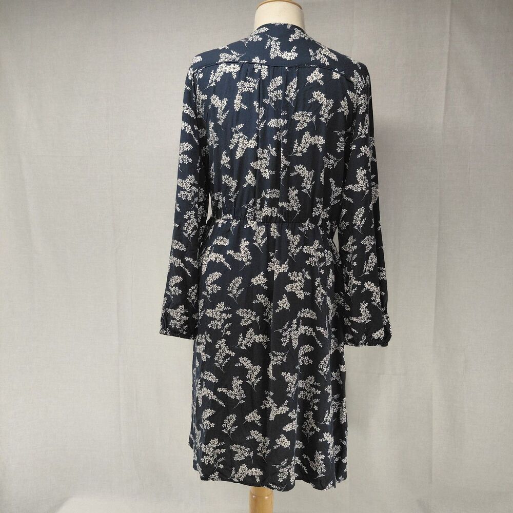GAP Floral V-Neck Faux Wrap Dress Knee Length Navy/ White Sz L - Picture 6 of 9